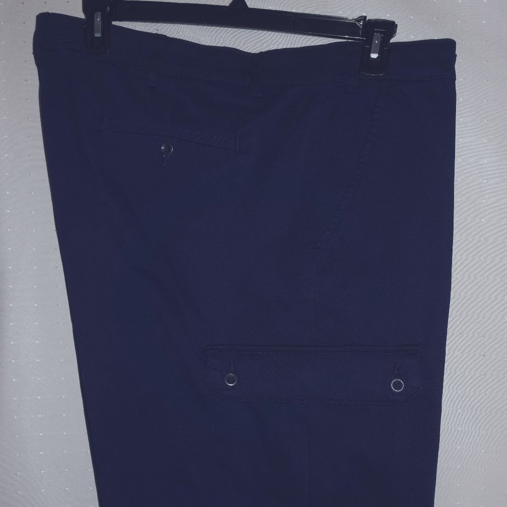 Brand New St Johns Bay Mens Blue Cargo Shorts Size 48
